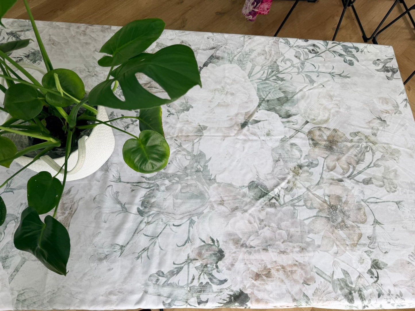 Faded Roses Antique PVC Tablecloth