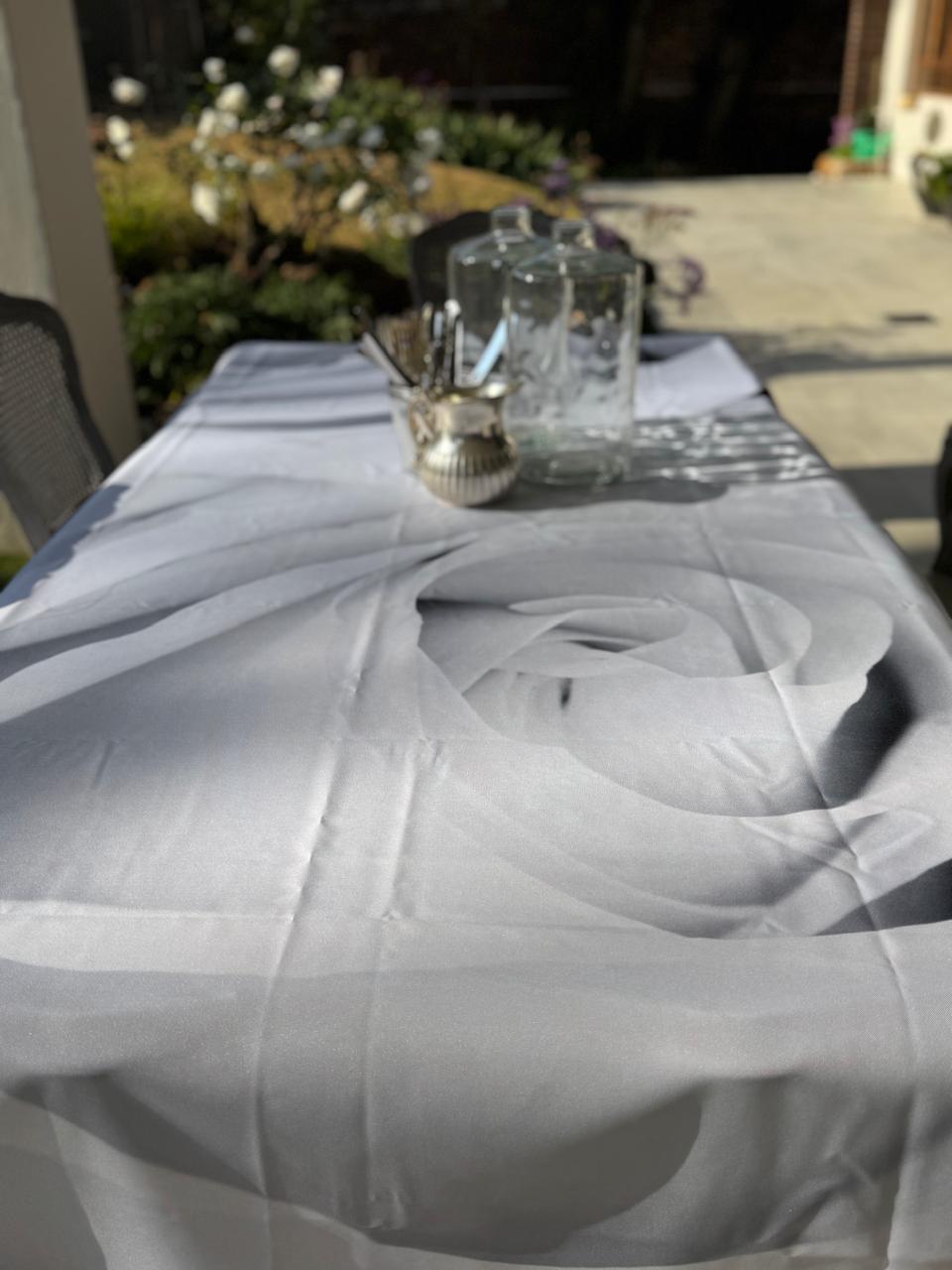 White Rose Round Material Tablecloth