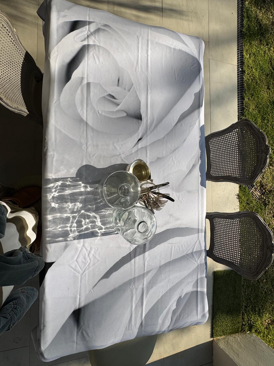 White Rose Round Material Tablecloth