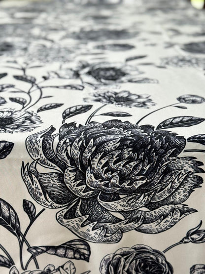 Noir Bloom Material Tablecloth