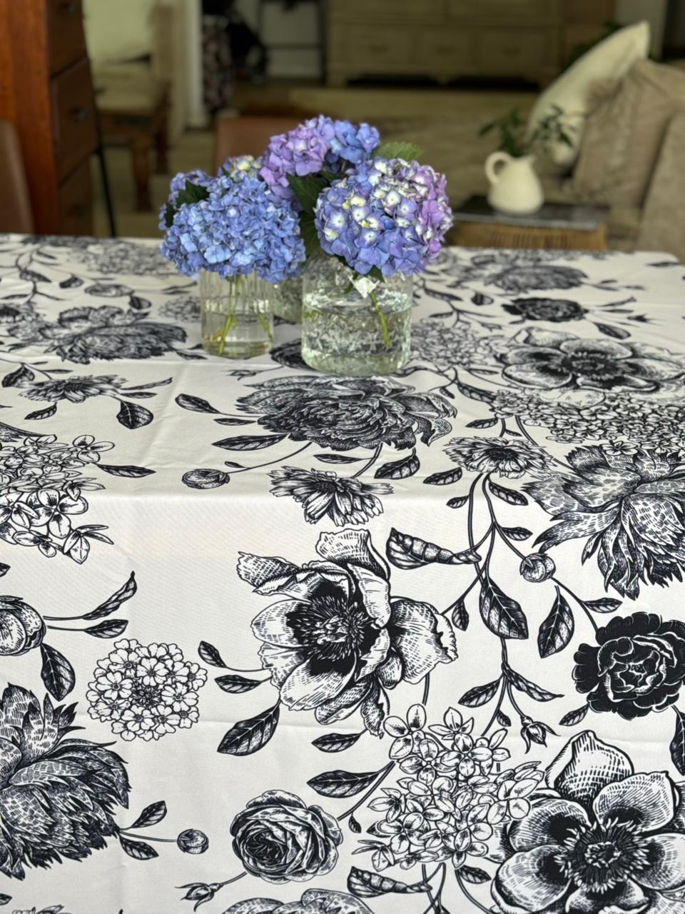 Noir Bloom Material Tablecloth