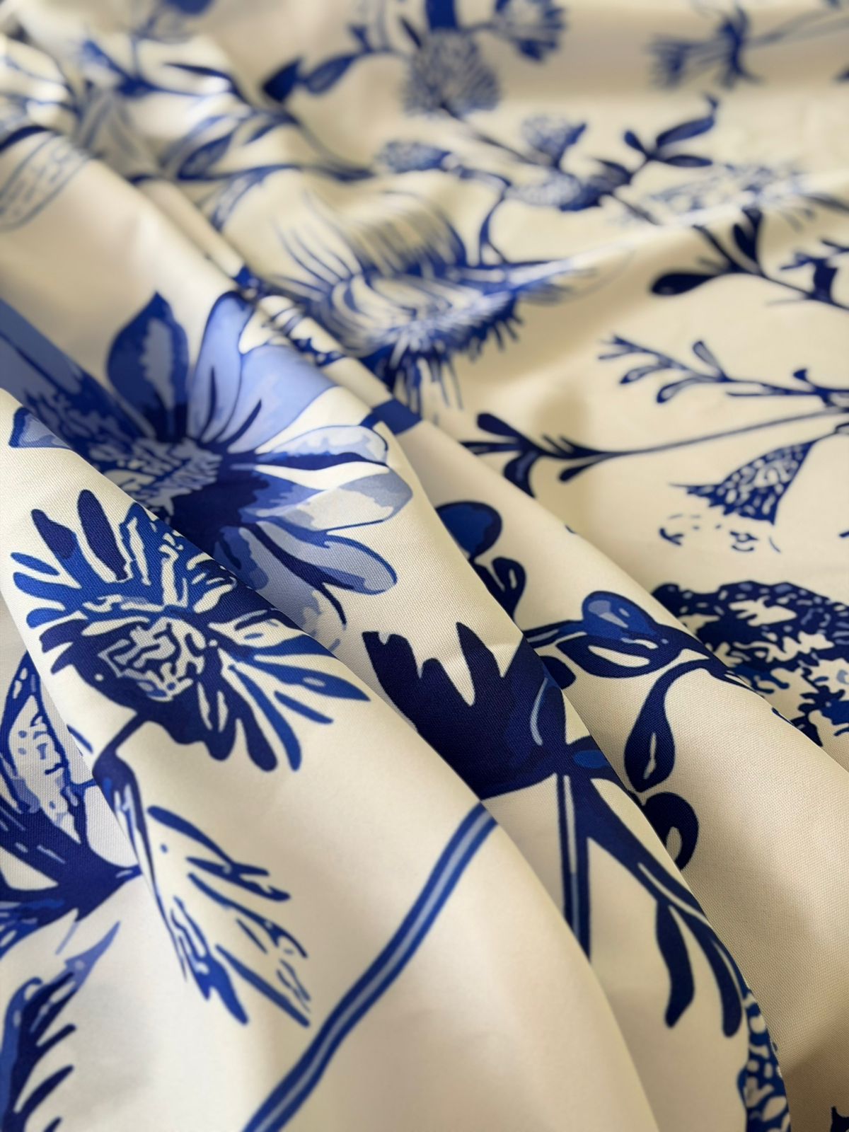 Delicate Blues Material Tablecloth