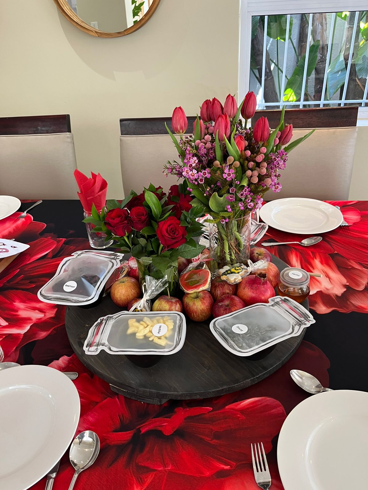 Peonie Up Close Material Tablecloth