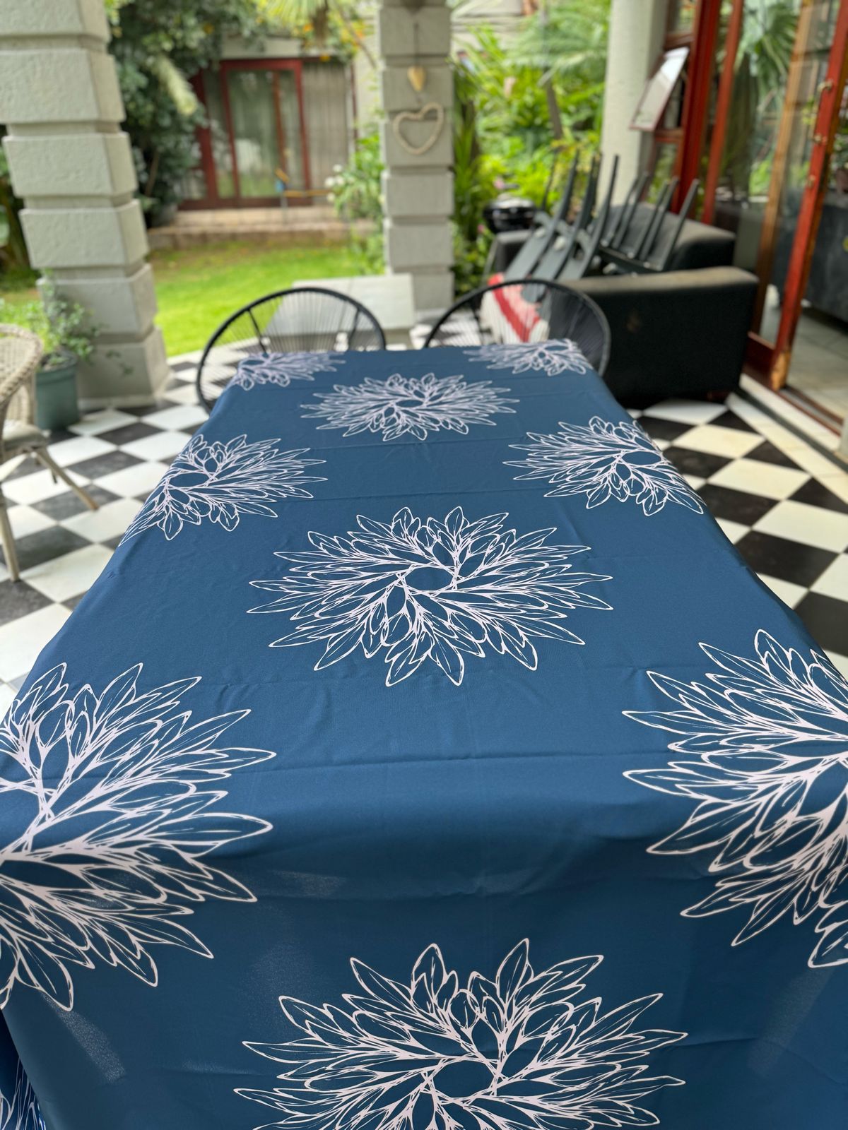 Giant Flower Material Tablecloth