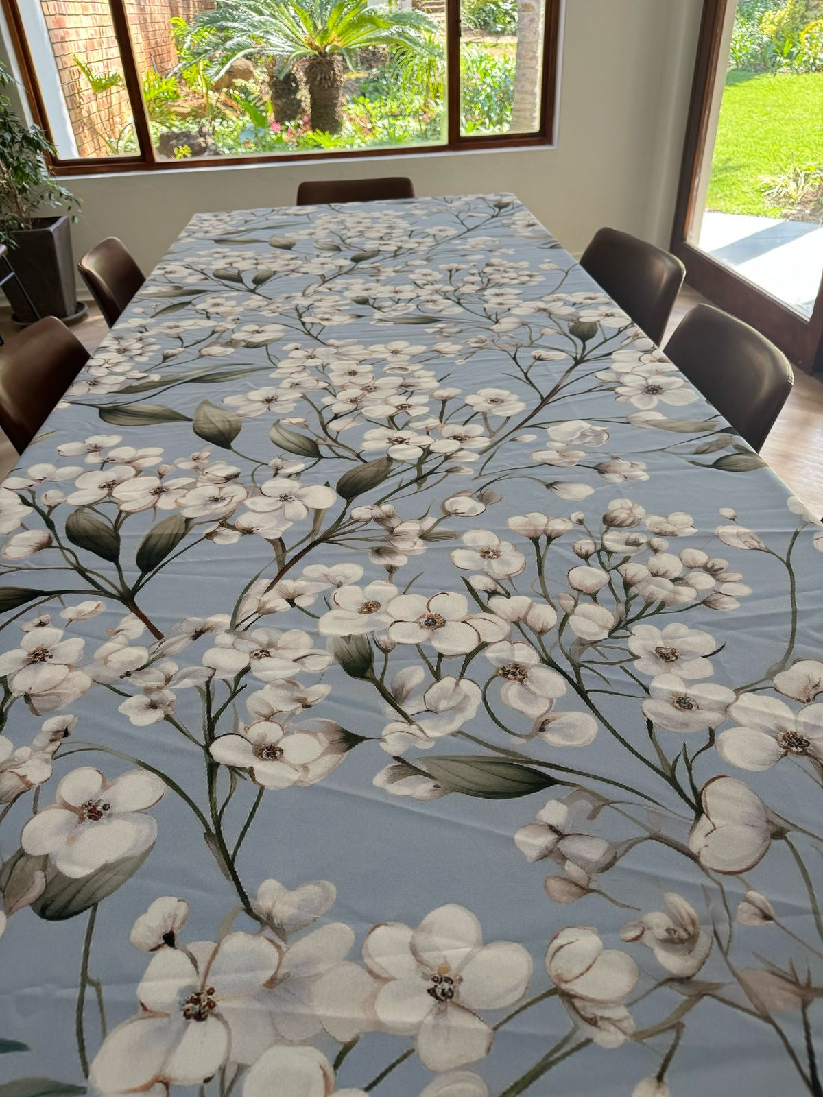 Baby's Breath Round Material Tablecloth